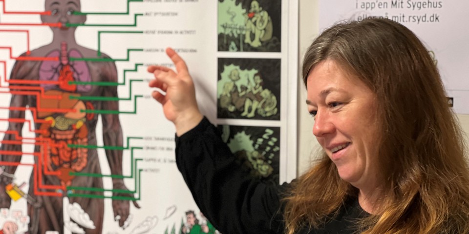 Anette Hauge Damm, som er tovholder og underviser for tilbuddet viser en undervisningssituation