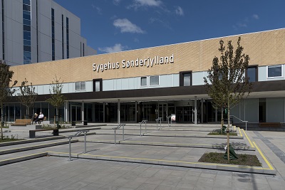 Den nye indgang til akutsygehuset - Sygehus Sønderjylland i Aabenraa