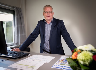 Lægelig direktør Peter Sørensen ved sit nye skrivebord på Sygehus Sønderjylland