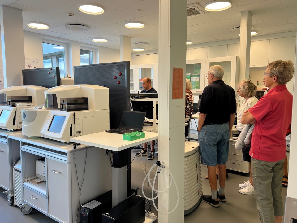 Gigthospitalets Laboratorium blev inspiceret af mange interesserede