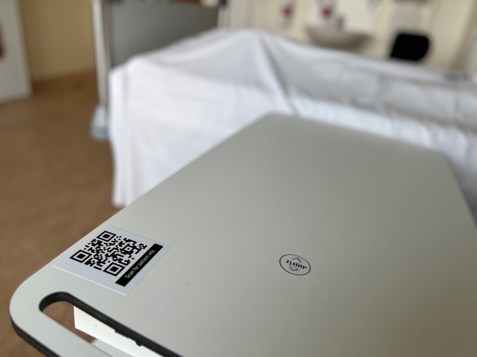 Som sengeliggende patient kan du skanne QR koden og få alle informationer på din telefon  