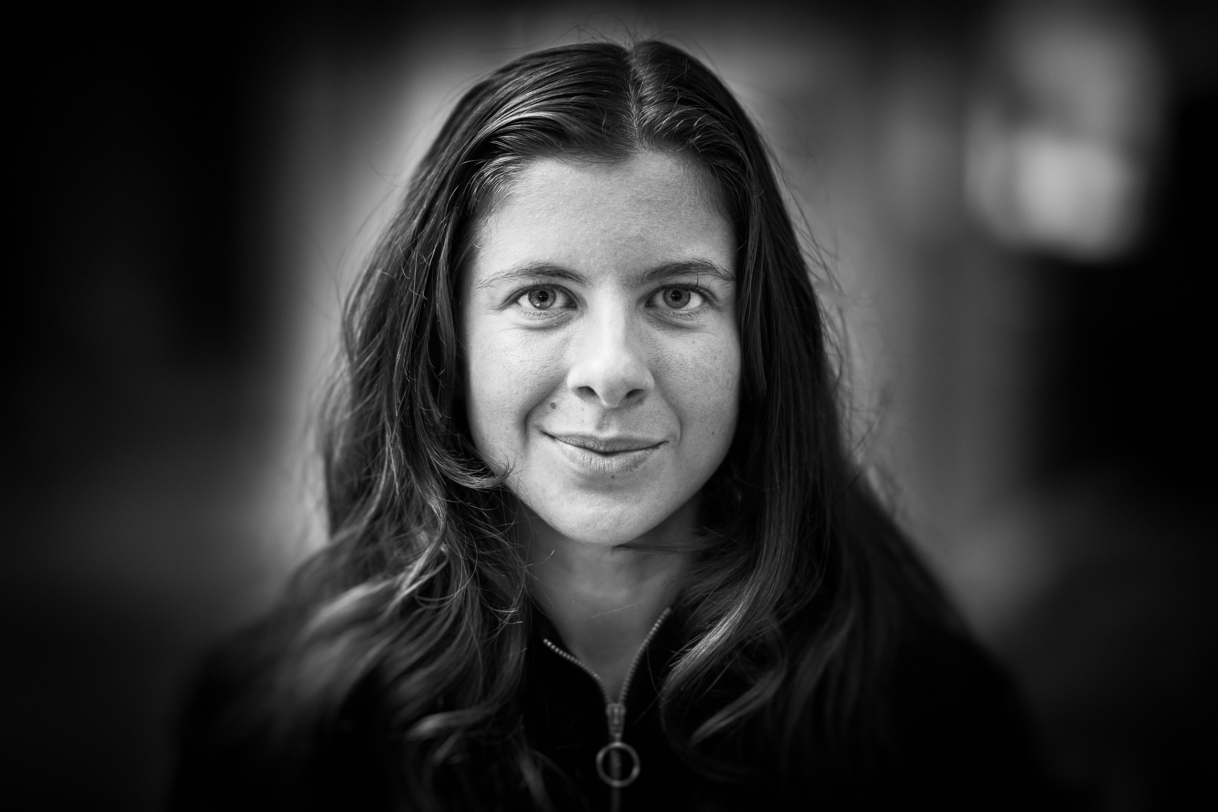 Mirela Suljic er 24 år og fra Kolding. Hun arbejder som specialpædagogisk støtte, er partner i en coachingvirksomhed og frivillig for børn og unge på Sygehus Sønderjylland.