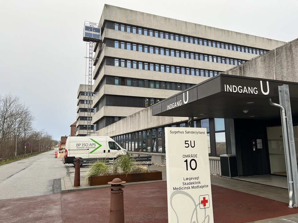 Renoveringen af specialsygehuet i Sønderborg er allerede gået i gang. Byggepladsen bliver afspærret og kommer til at optage plads.