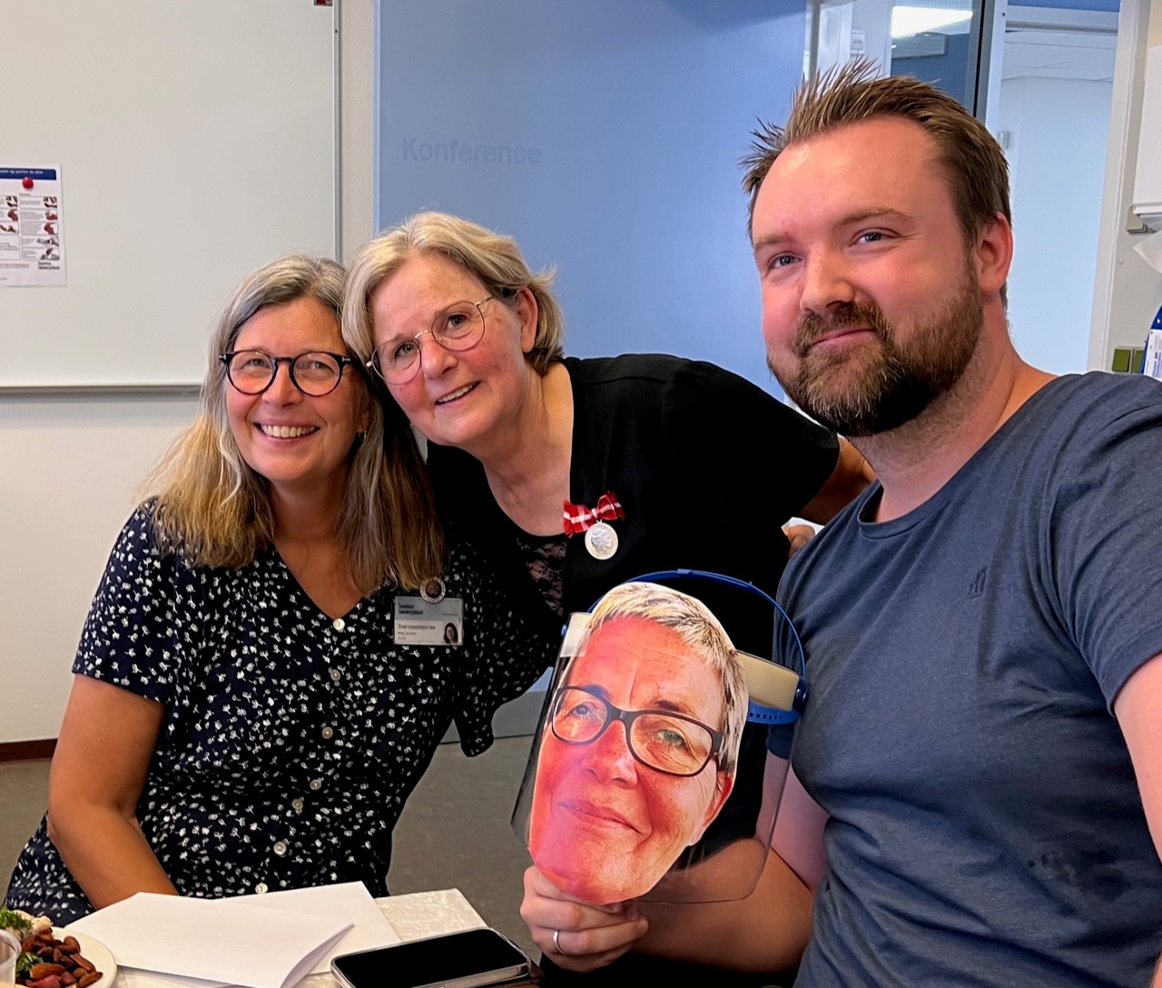 Vivi Hogh Toft omgivet af sine ledere