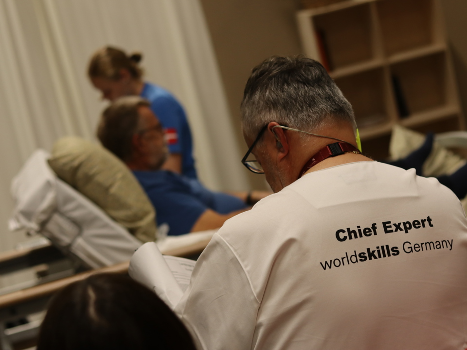 Alle øvelserne blev bedømt og foregik i øvrigt på engelsk.