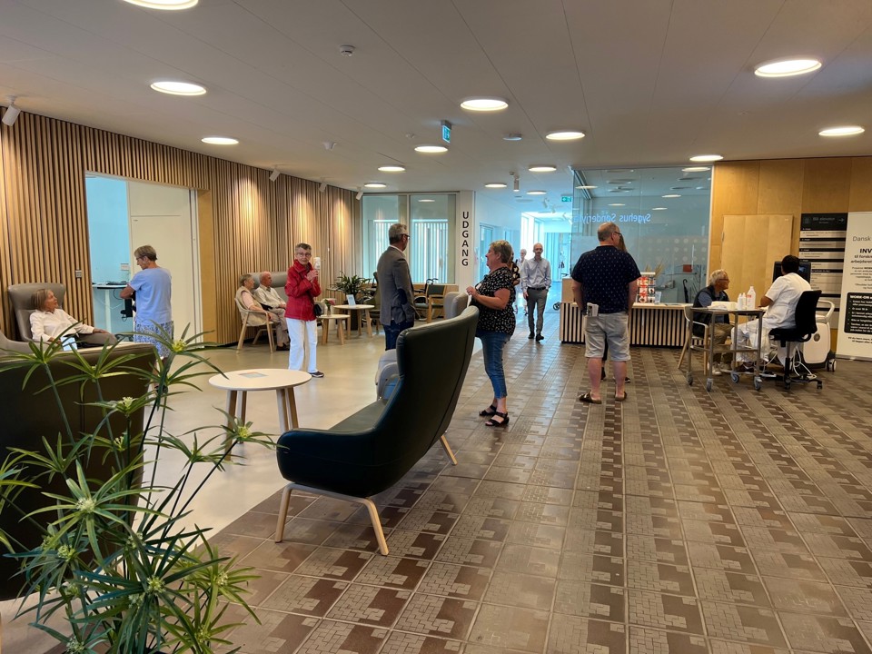 Der var besøgende alle steder 