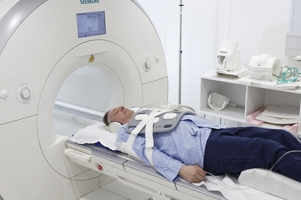 Patient til MR skanning